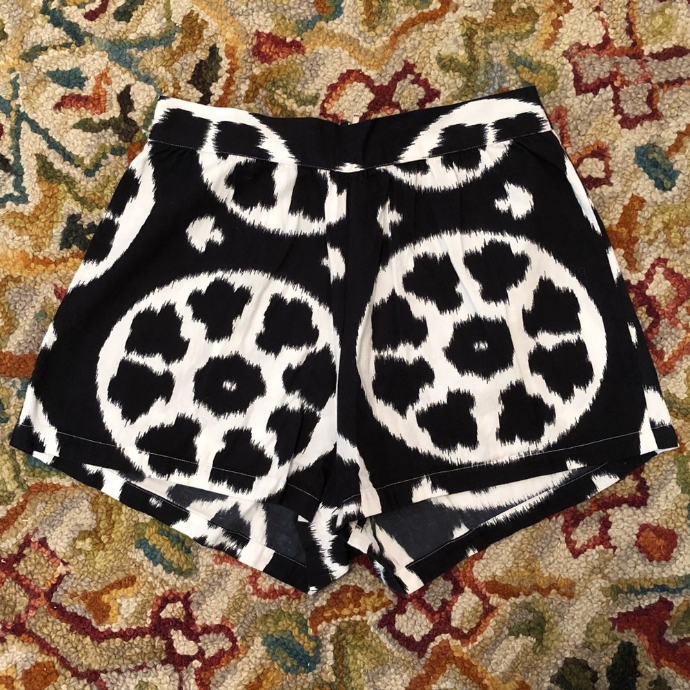 Echo HighWaisted Graphic Print Shorts Size Small